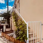 Mirakostacb *