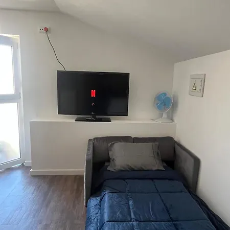 Holiday home Mirakostacb